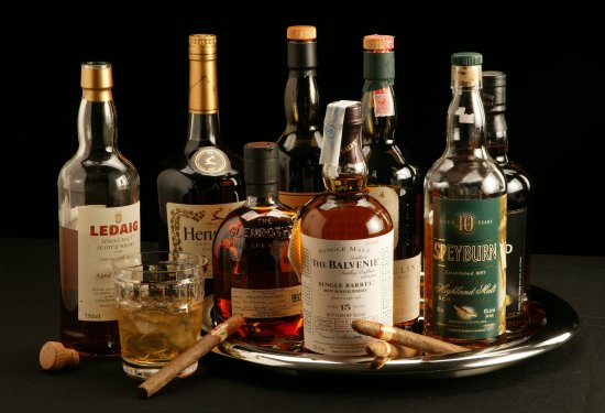 Discovery splash banner for The Whiskey Lodge Discord server